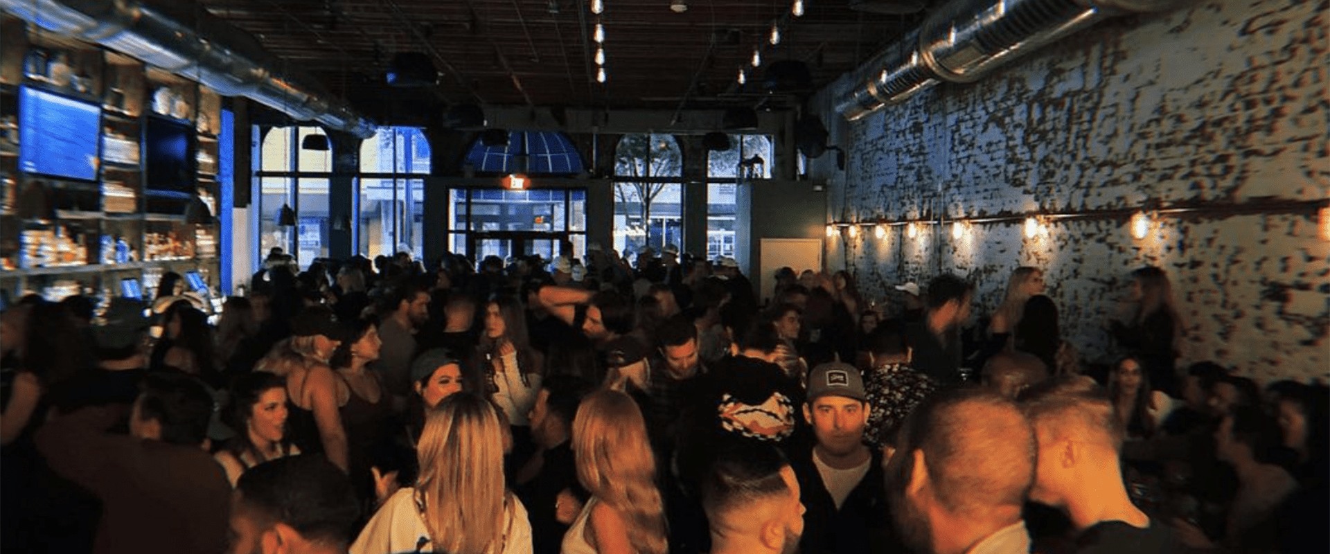 How Music Bars in Tampa Quietly Contribute to Neighborhood Identity and Culture